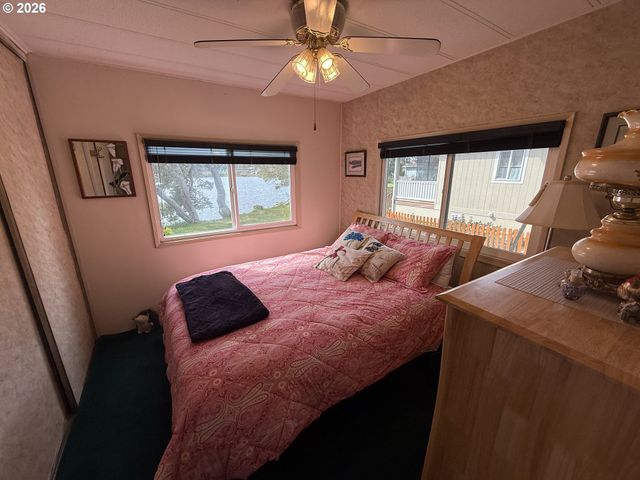 955 Ne MILL St A7, Waldport, OR 97394