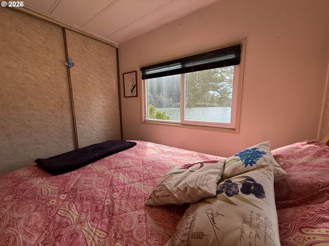 955 Ne MILL St A7, Waldport, OR 97394