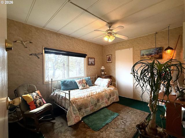 955 Ne MILL St A7, Waldport, OR 97394