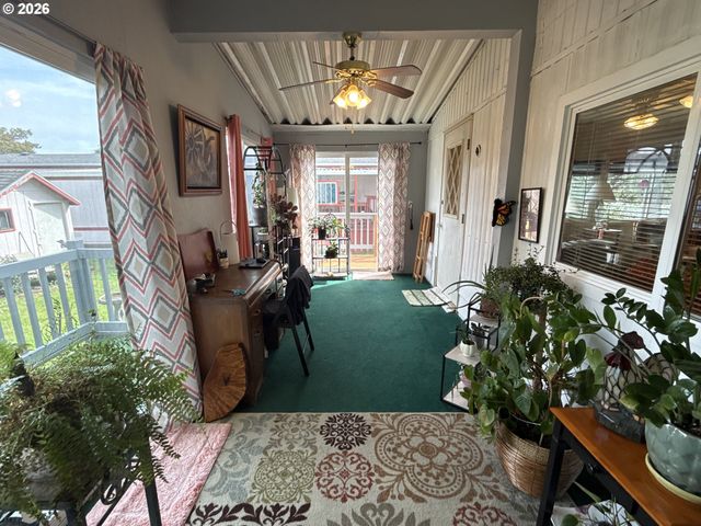 955 Ne MILL St A7, Waldport, OR 97394