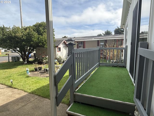 955 Ne MILL St A7, Waldport, OR 97394