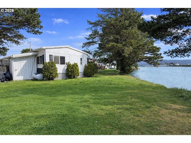 955 Ne MILL St A7, Waldport, OR 97394