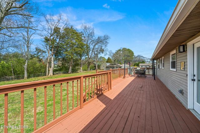 2703 Birdwell Drive, Maryville, TN 37804