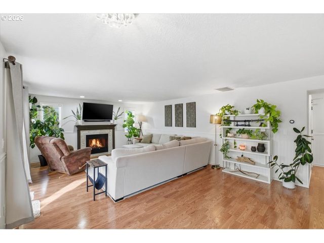 229 HAZELBROOK Dr, Keizer, OR 97303