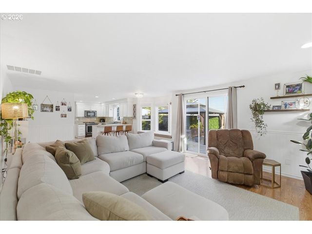 229 HAZELBROOK Dr, Keizer, OR 97303