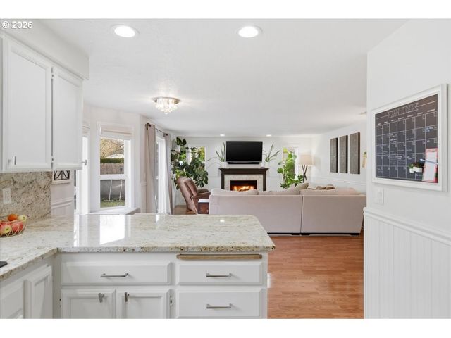 229 HAZELBROOK Dr, Keizer, OR 97303