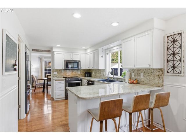 229 HAZELBROOK Dr, Keizer, OR 97303