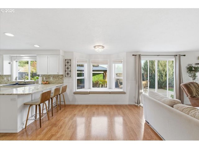 229 HAZELBROOK Dr, Keizer, OR 97303