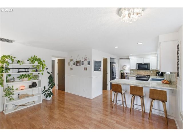 229 HAZELBROOK Dr, Keizer, OR 97303