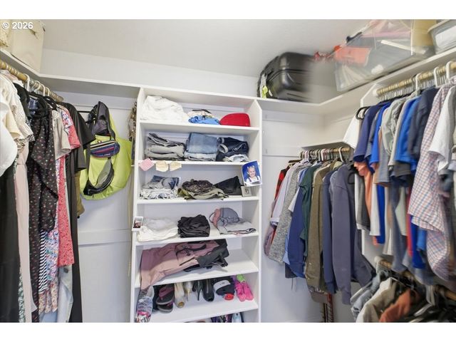 229 HAZELBROOK Dr, Keizer, OR 97303