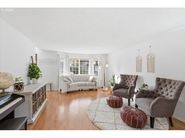 229 HAZELBROOK Dr, Keizer, OR 97303