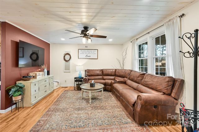 6 Gun Flint Trail, Fletcher, NC 28732