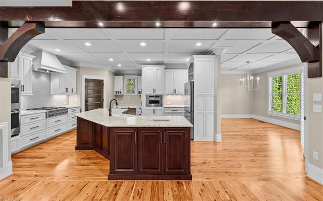 8863 Cravenwood Drive, Oak Ridge, NC 27310