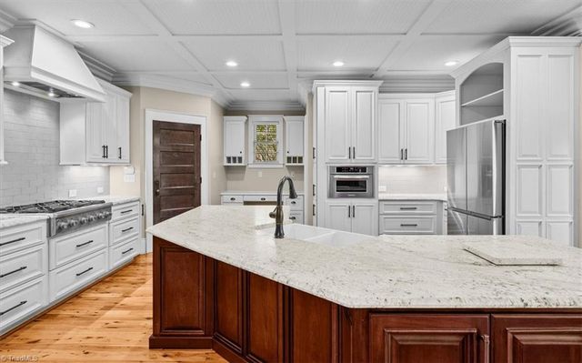 8863 Cravenwood Drive, Oak Ridge, NC 27310