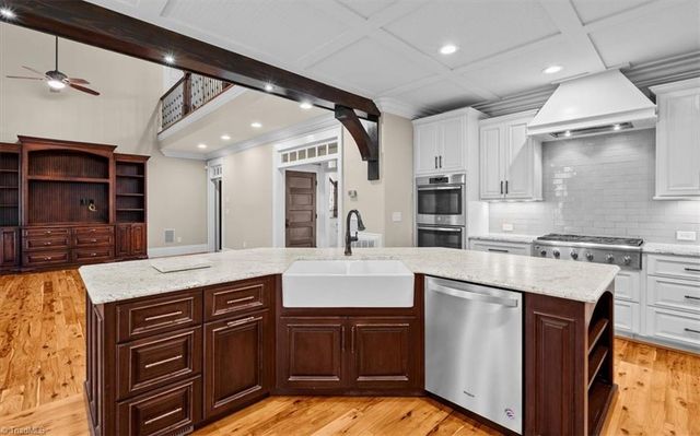 8863 Cravenwood Drive, Oak Ridge, NC 27310