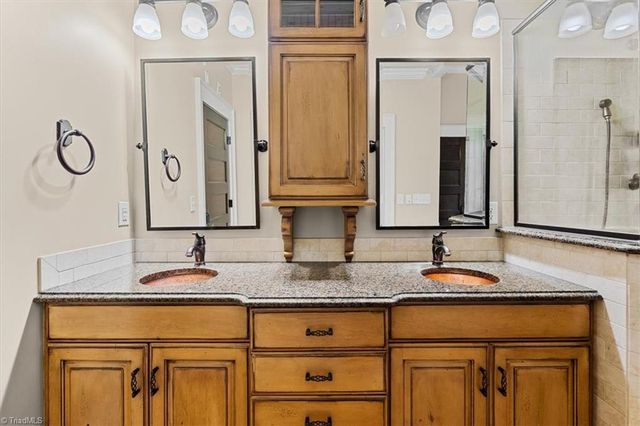 8863 Cravenwood Drive, Oak Ridge, NC 27310