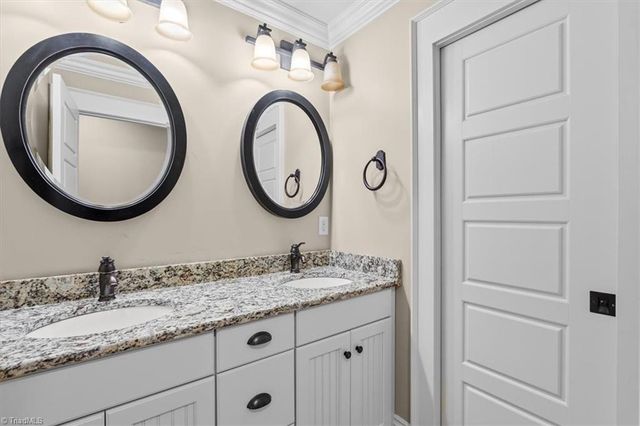 8863 Cravenwood Drive, Oak Ridge, NC 27310