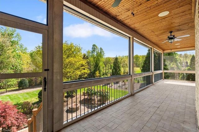 8863 Cravenwood Drive, Oak Ridge, NC 27310