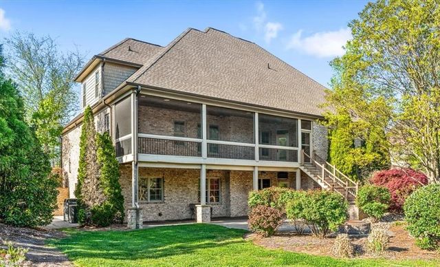 8863 Cravenwood Drive, Oak Ridge, NC 27310