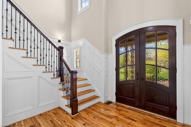 8863 Cravenwood Drive, Oak Ridge, NC 27310