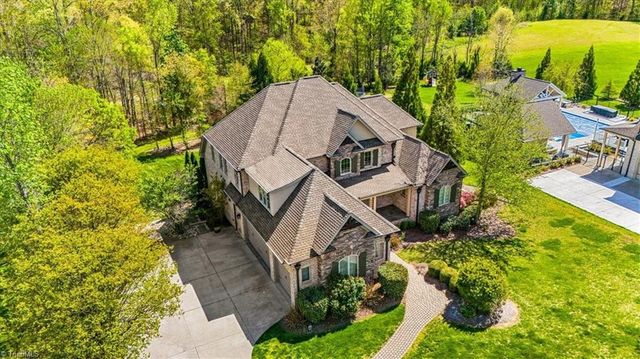 8863 Cravenwood Drive, Oak Ridge, NC 27310