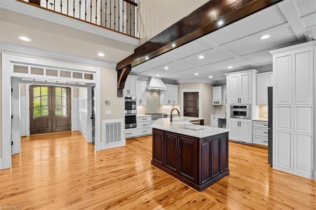 8863 Cravenwood Drive, Oak Ridge, NC 27310