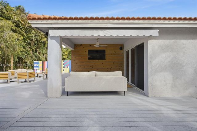 10246 NW 57th Ter 0, Doral, FL 33178