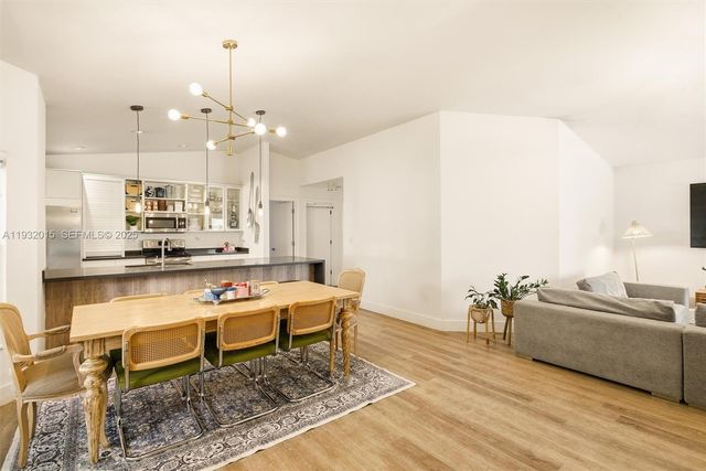 10246 NW 57th Ter 0, Doral, FL 33178