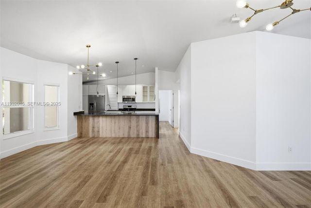 10246 NW 57th Ter 0, Doral, FL 33178