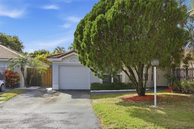 10246 NW 57th Ter 0, Doral, FL 33178