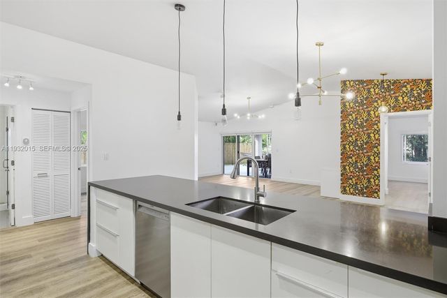 10246 NW 57th Ter 0, Doral, FL 33178