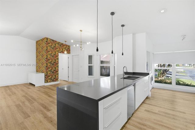 10246 NW 57th Ter 0, Doral, FL 33178