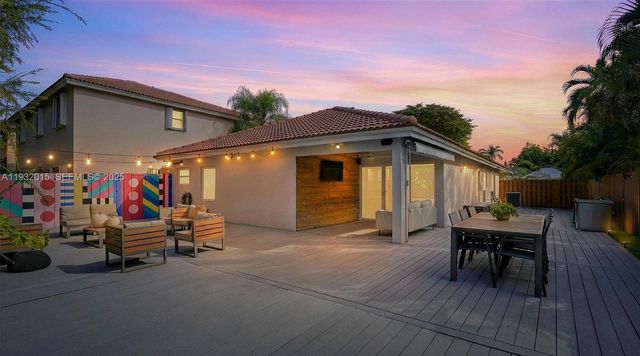 10246 NW 57th Ter 0, Doral, FL 33178