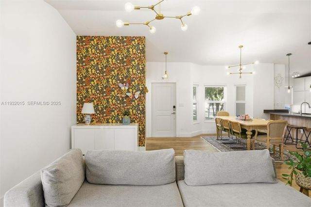 10246 NW 57th Ter 0, Doral, FL 33178