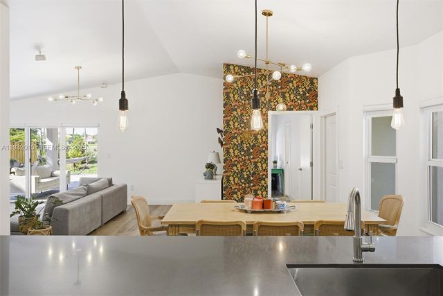 10246 NW 57th Ter 0, Doral, FL 33178