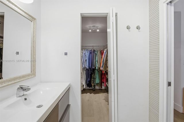 10246 NW 57th Ter 0, Doral, FL 33178