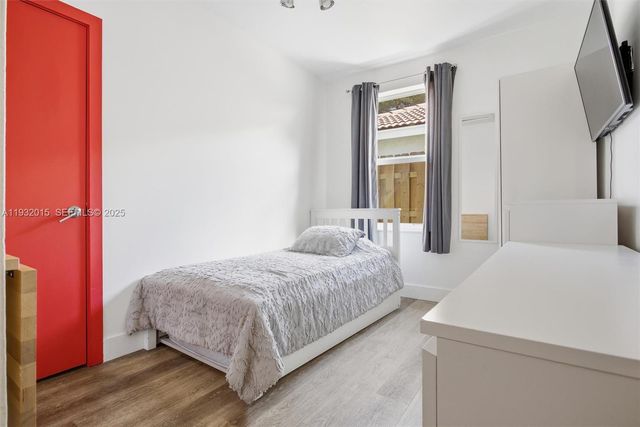 10246 NW 57th Ter 0, Doral, FL 33178