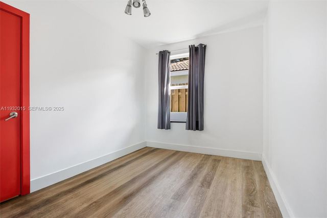 10246 NW 57th Ter 0, Doral, FL 33178