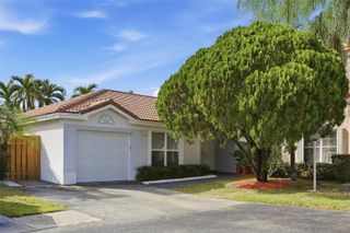 10246 NW 57th Ter 0, Doral, FL 33178