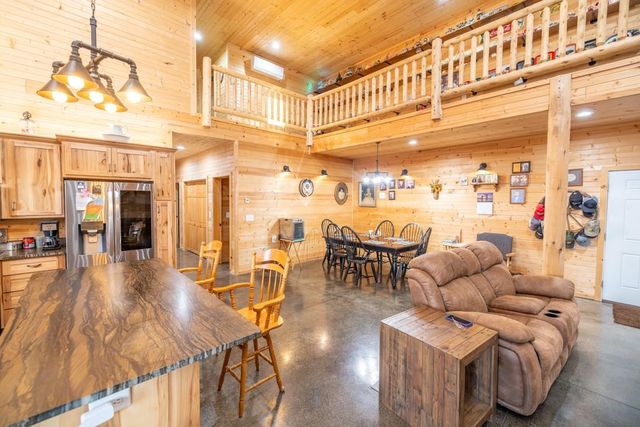 11426 110th Street, Oskaloosa, KS 66066