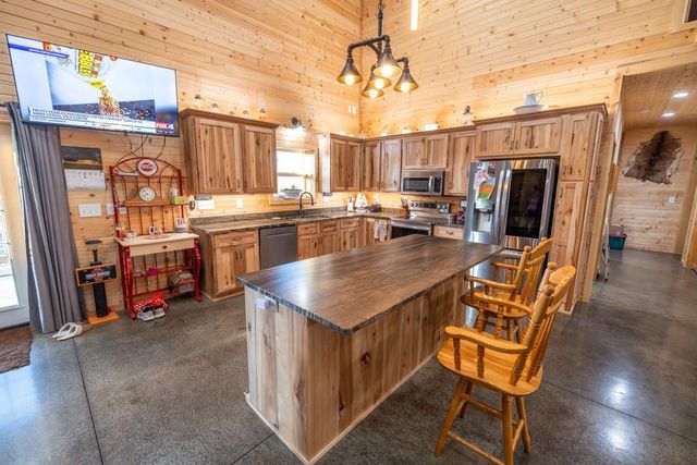 11426 110th Street, Oskaloosa, KS 66066