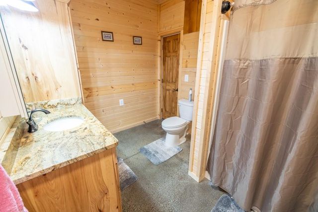 11426 110th Street, Oskaloosa, KS 66066