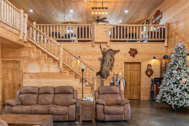 11426 110th Street, Oskaloosa, KS 66066