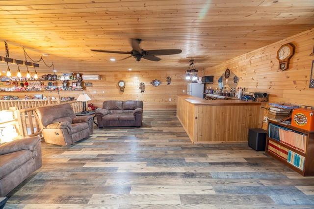 11426 110th Street, Oskaloosa, KS 66066