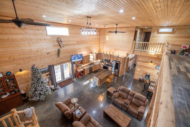 11426 110th Street, Oskaloosa, KS 66066