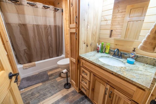 11426 110th Street, Oskaloosa, KS 66066