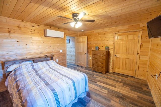 11426 110th Street, Oskaloosa, KS 66066