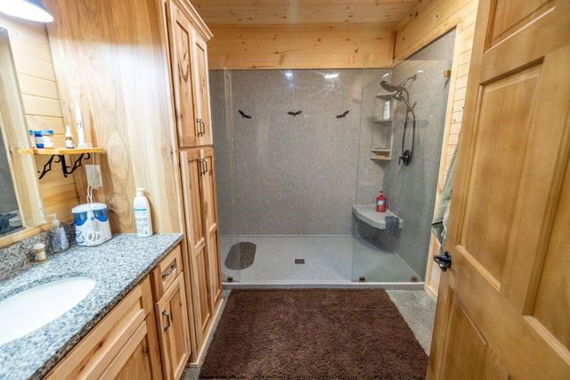 11426 110th Street, Oskaloosa, KS 66066