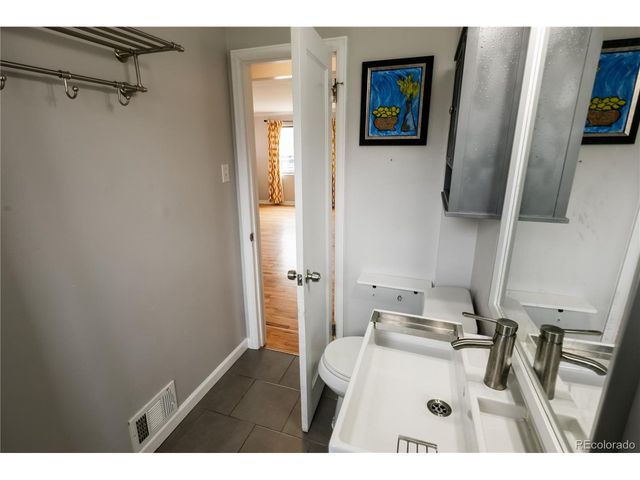 3270 Newport St, Denver, CO 80207