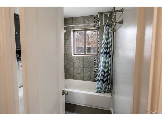 3270 Newport St, Denver, CO 80207